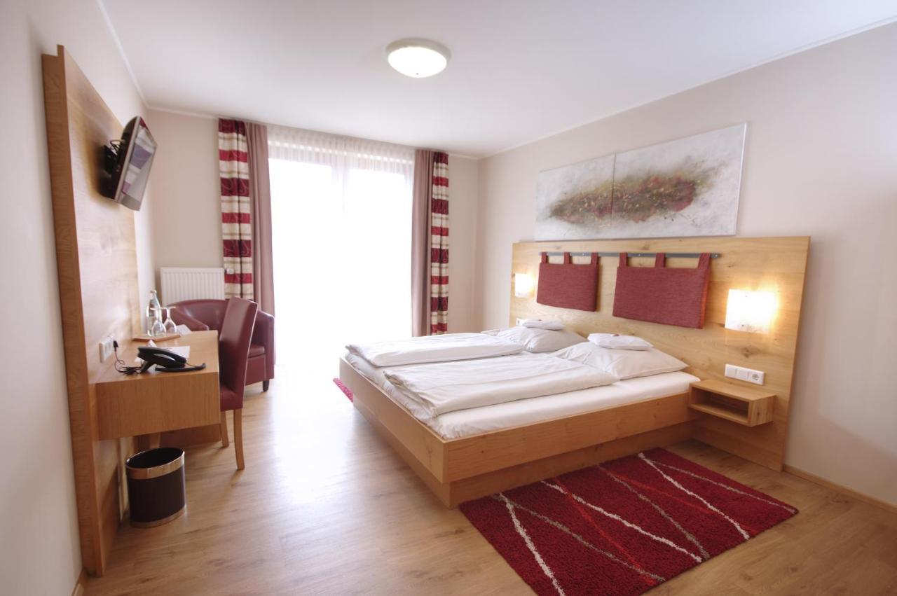 Da'Sporrer Hotel & Wirtshaus Neunburg vorm Wald Eksteriør billede
