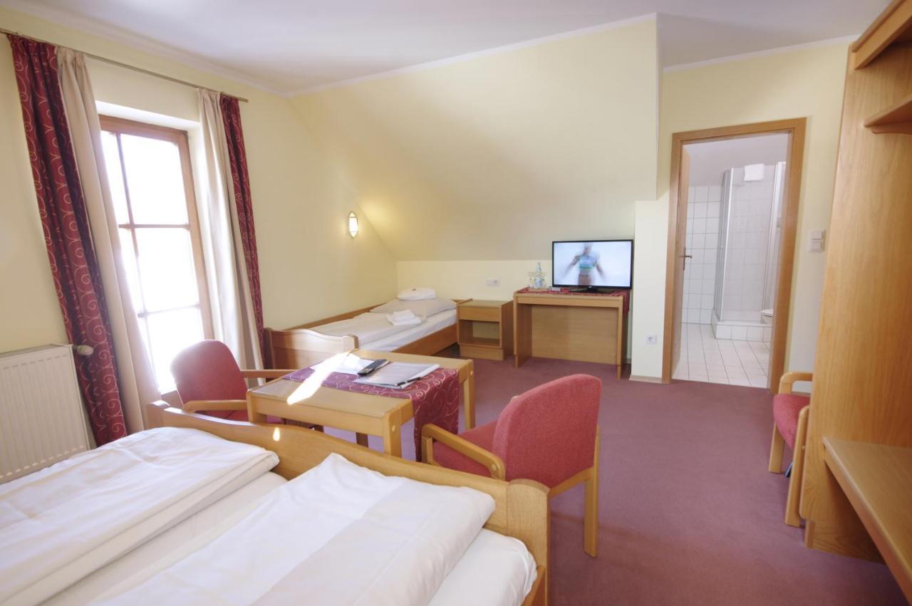 Da'Sporrer Hotel & Wirtshaus Neunburg vorm Wald Eksteriør billede