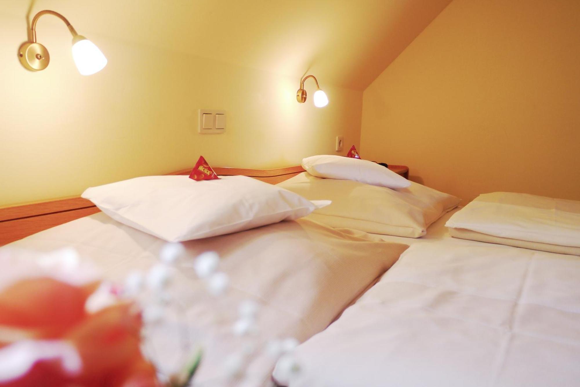 Da'Sporrer Hotel & Wirtshaus Neunburg vorm Wald Eksteriør billede